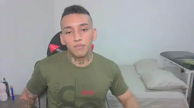 Snapshot of David_Adams2003 chatting on 5, 2, 2025 David Adams2003 online show from 5, 2, 2025