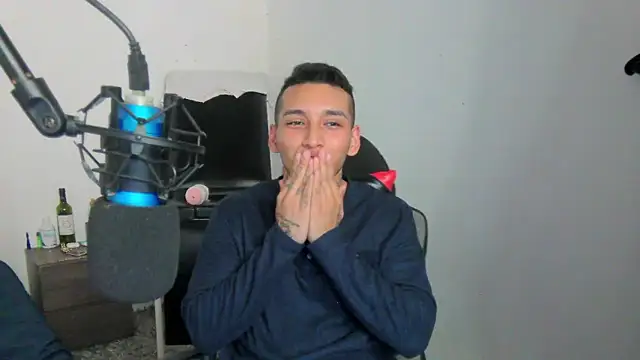 Snapshot of David_Adams2003 chatting on 25, 2, 2025 David Adams2003 online show from 25, 2, 2025