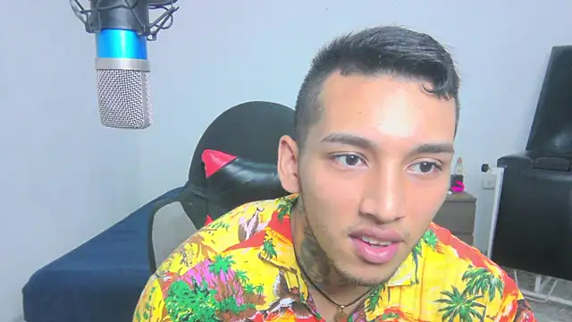 Snapshot of David_Adams2003 chatting on 1, 3, 2025 David Adams2003 online show from 1, 3, 2025