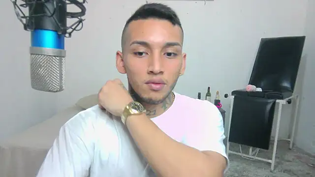 Snapshot of David_Adams2003 chatting on 3, 3, 2025 David Adams2003 online show from 3, 3, 2025