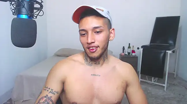 Snapshot of David_Adams2003 chatting on 7, 3, 2025 David Adams2003 online show from 7, 3, 2025