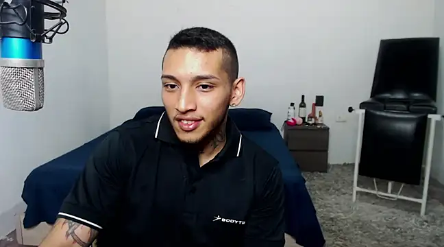 Snapshot of David_Adams2003 chatting on 19, 3, 2025 David Adams2003 online show from 19, 3, 2025