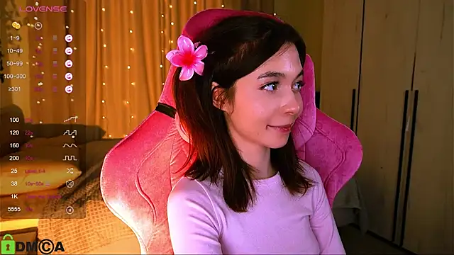 LittleOriana online show from 6, 3, 2025