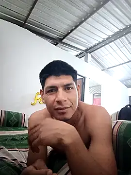 Snapshot of elmazitogrande chatting on 8, 2, 2025 elmazitogrande online show from 8, 2, 2025