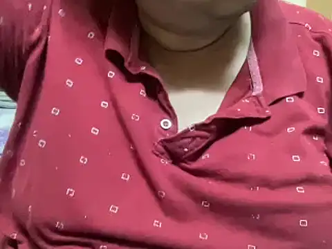 Snapshot of FatIndianBoy chatting on 31, 12, 2024 FatIndianBoy online show from 31, 12, 2024