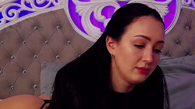 KimKhallifa online show from 19, 11, 2025