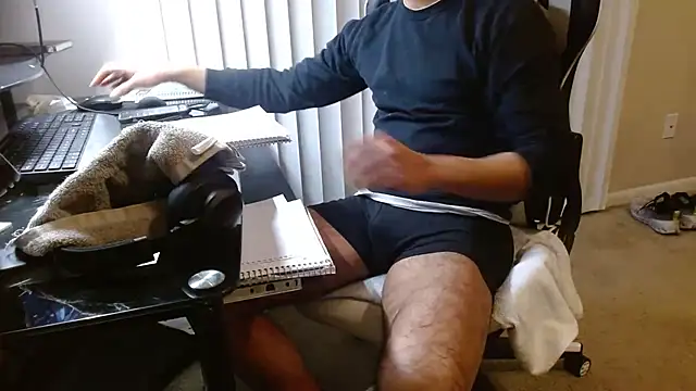 MrLatinKing online show from 4, 12, 2025