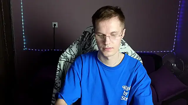 Snapshot of Leonnextdoor chatting on 29, 12, 2024 Leonnextdoor online show from 29, 12, 2024