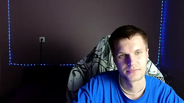 Snapshot of Leonnextdoor chatting on 3, 1, 2025 Leonnextdoor online show from 3, 1, 2025