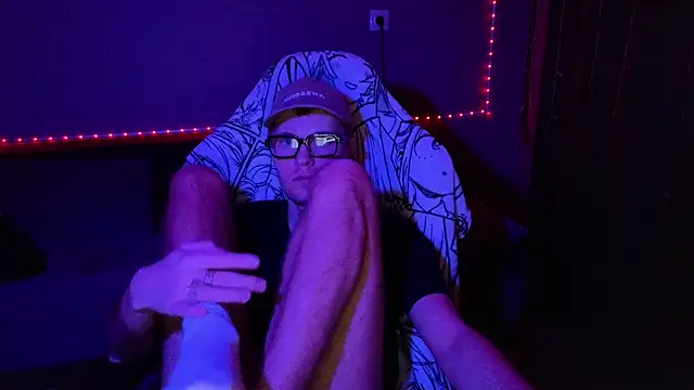 Snapshot of Leonnextdoor chatting on 12, 1, 2025 Leonnextdoor online show from 12, 1, 2025