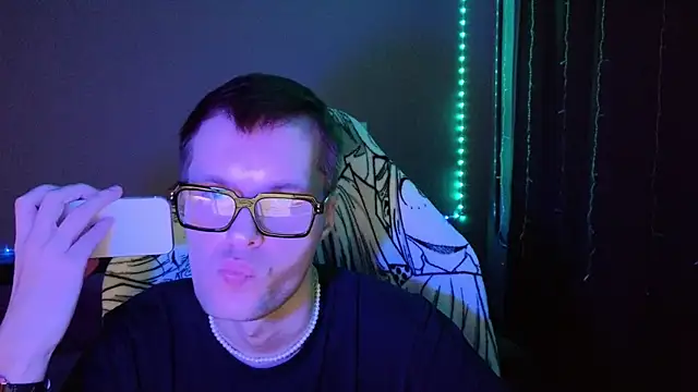 Snapshot of Leonnextdoor chatting on 17, 1, 2025 Leonnextdoor online show from 17, 1, 2025