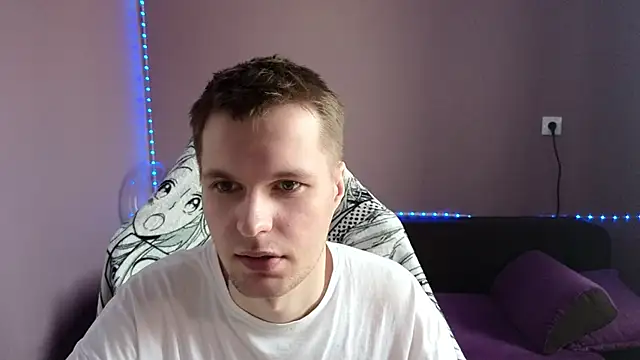 Snapshot of Leonnextdoor chatting on 6, 3, 2025 Leonnextdoor online show from 6, 3, 2025