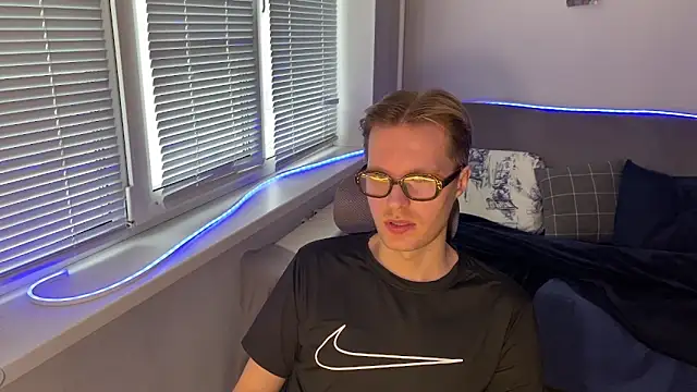 Snapshot of Leonnextdoor chatting on 9, 1, 2026 Leonnextdoor online show from 9, 1, 2026