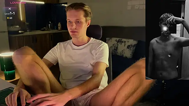 Snapshot of Leonnextdoor chatting on 6, 2, 2026 Leonnextdoor online show from 6, 2, 2026