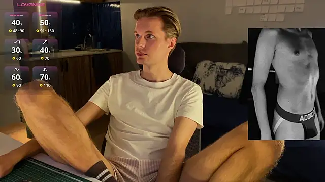 Snapshot of Leonnextdoor chatting on 8, 2, 2026 Leonnextdoor online show from 8, 2, 2026