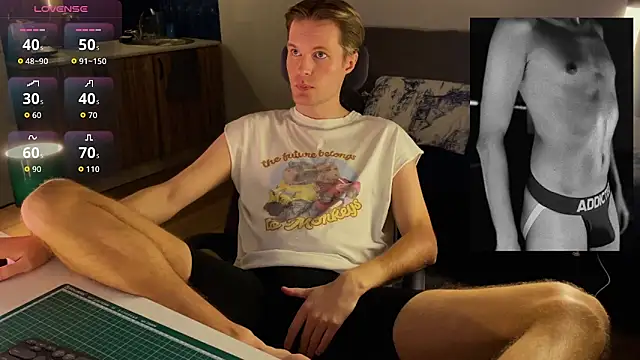 Snapshot of Leonnextdoor chatting on 11, 2, 2026 Leonnextdoor online show from 11, 2, 2026