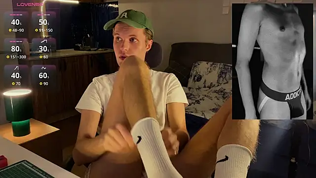 Snapshot of Leonnextdoor chatting on 14, 2, 2026 Leonnextdoor online show from 14, 2, 2026