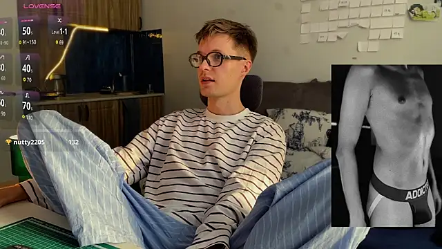 Snapshot of Leonnextdoor chatting on 25, 2, 2026 Leonnextdoor online show from 25, 2, 2026