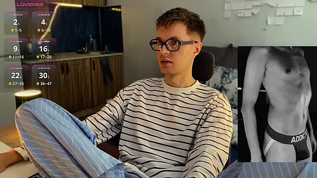 Snapshot of Leonnextdoor chatting on 26, 2, 2026 Leonnextdoor online show from 26, 2, 2026