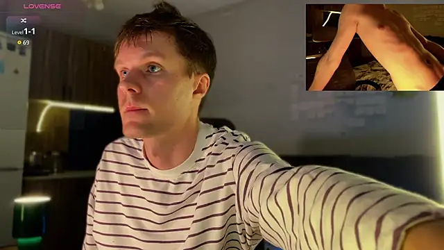 Snapshot of Leonnextdoor chatting on 9, 4, 2026 Leonnextdoor online show from 9, 4, 2026