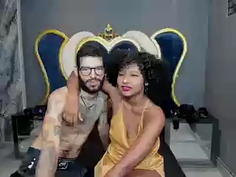 Snapshot of JenniferandBen chatting on 5, 1, 2025 JenniferandBen online show from 5, 1, 2025