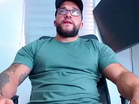 Snapshot of andrew_holder chatting on 20, 2, 2025 andrew holder online show from 20, 2, 2025
