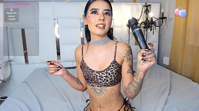 MAGIC SCARLET online show from 9, 1, 2025