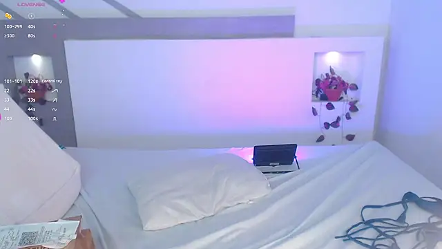 VenusEvans1 online show from 1, 3, 2025