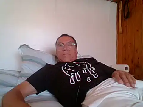 Snapshot of santiagon2015 chatting on 10, 1, 2025 santiagon2015 online show from 10, 1, 2025