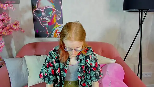 Snapshot of ElizabethHarpper chatting on 5, 1, 2025 ElizabethHarpper online show from 5, 1, 2025