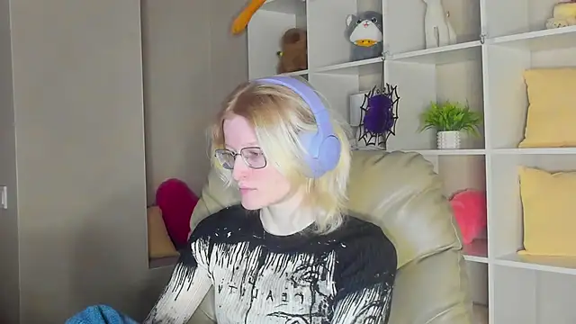 ElizabethHarpper online show from 2, 11, 2025