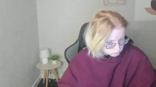 ElizabethHarpper online show from 18, 11, 2025