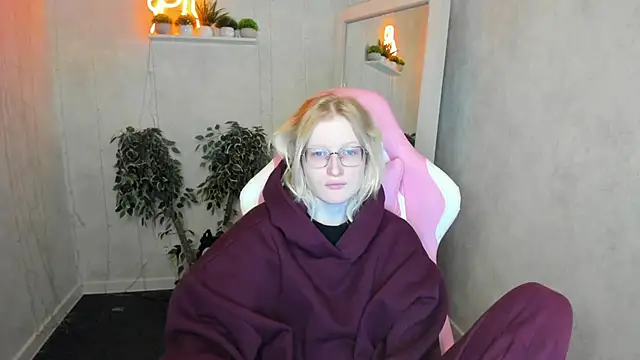 ElizabethHarpper online show from 20, 11, 2025