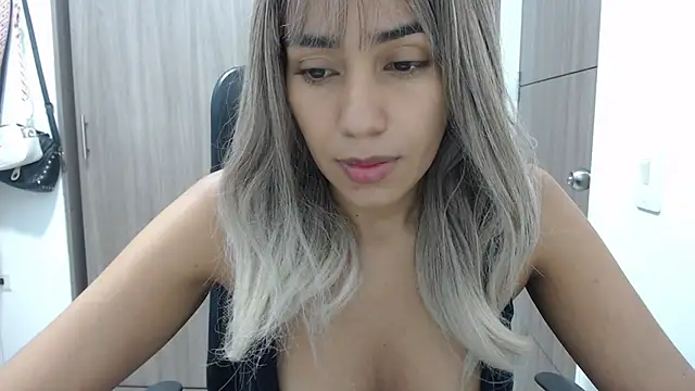 Snapshot of isabela_oh chatting on 21, 2, 2025 isabela oh online show from 21, 2, 2025