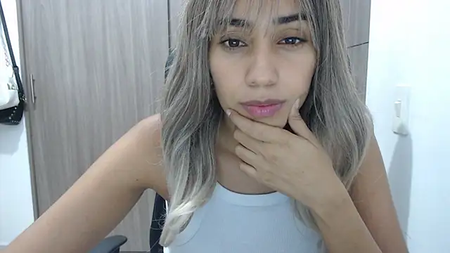 Snapshot of isabela_oh chatting on 15, 3, 2025 isabela oh online show from 15, 3, 2025