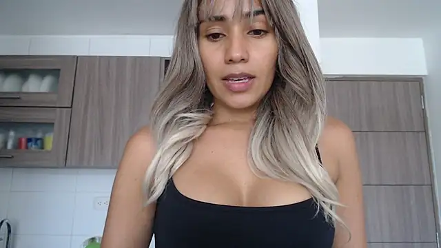 Snapshot of isabela_oh chatting on 18, 3, 2025 isabela oh online show from 18, 3, 2025