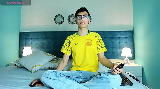 MaxOwen  online show from 13, 1, 2025