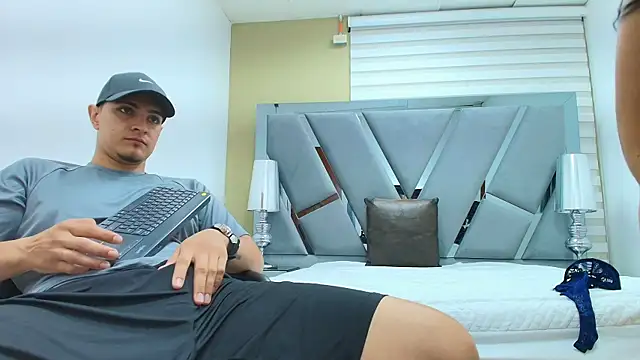 DAVID VICTORIAA online show from 6, 5, 2026