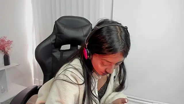 Snapshot of Xewa_ chatting on 4, 2, 2025 Xewa online show from 4, 2, 2025