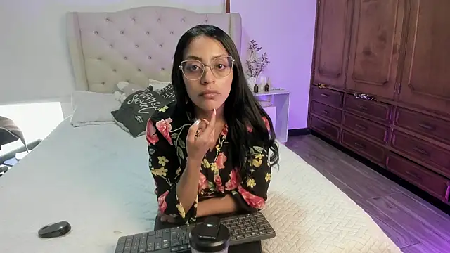 Snapshot of Xewa_ chatting on 27, 10, 2025 Xewa online show from 27, 10, 2025