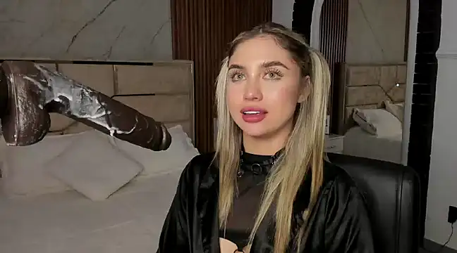 EmiilyHendriixx online show from 11, 1, 2025