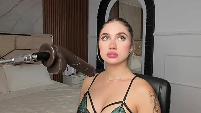 EmiilyHendriixx online show from 30, 1, 2025