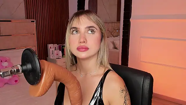 EmiilyHendriixx online show from 13, 2, 2025