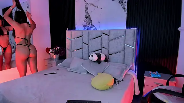 Snapshot of daniiphoeniixx chatting on 7, 10, 2025 daniiphoeniixx online show from 7, 10, 2025