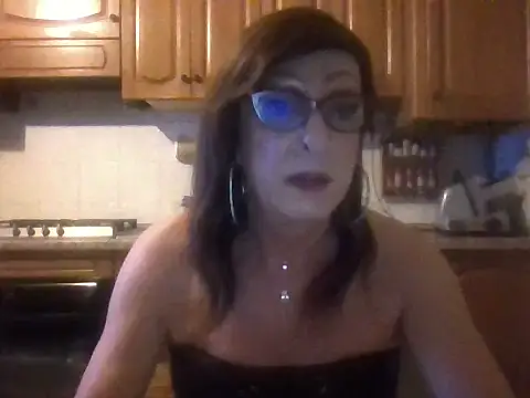 Snapshot of Tiabet chatting on 24, 6, 2026 Tiabet online show from 24, 6, 2026