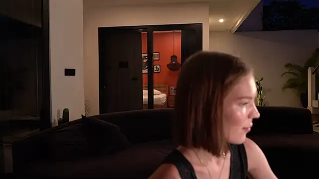 alittlestarrr online show from 18, 11, 2025