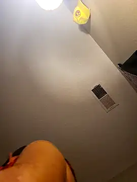 StruggleSnuggles online show from 27, 1, 2025