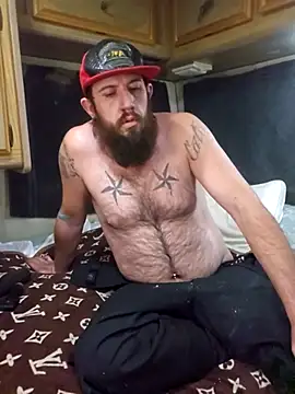 StruggleSnuggles online show from 6, 3, 2025