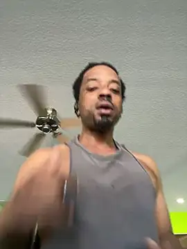 Snapshot of Coco-Licious chatting on 4, 1, 2025 Coco-Licious online show from 4, 1, 2025