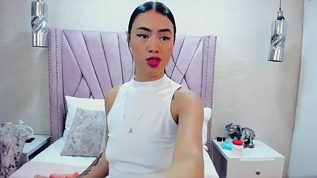 CataleyaRicci online show from 18, 2, 2025